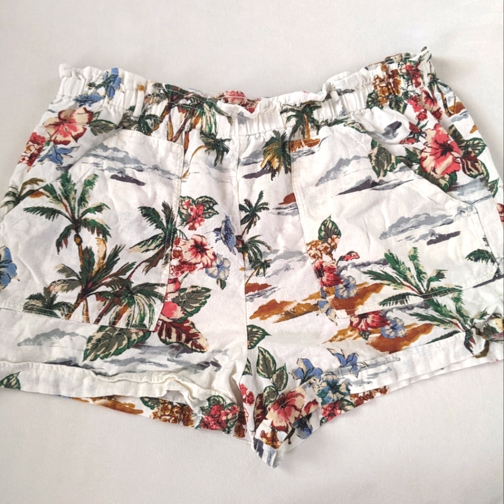 Tropical print shorts (NWOT)
